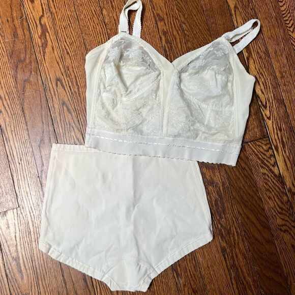 Vintage 1950s / 1960s Ivory Lace Panel Long Line Soft Cup Bra Corset Bustier - Picture 2 of 11
